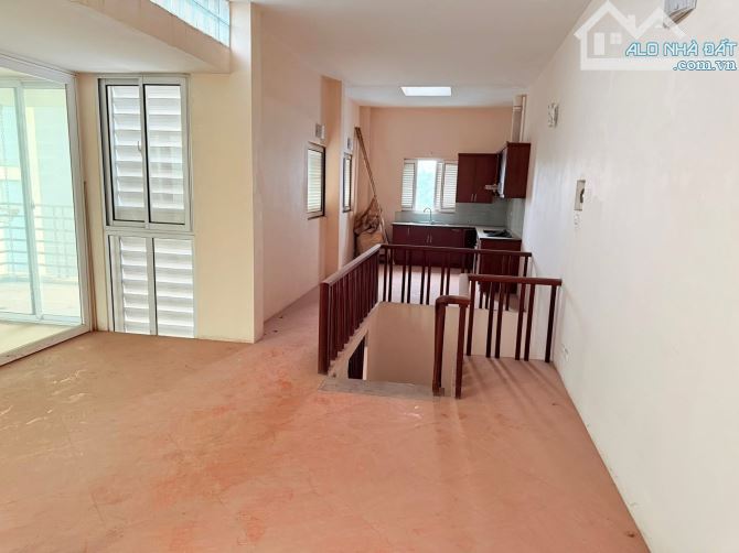 HẠ CHÀO CẢ TỶ BÁN GẤP NHÀ NGÕ 399 Âu Cơ 110M mt 8m view hồ giá rẻ nhất - 3
