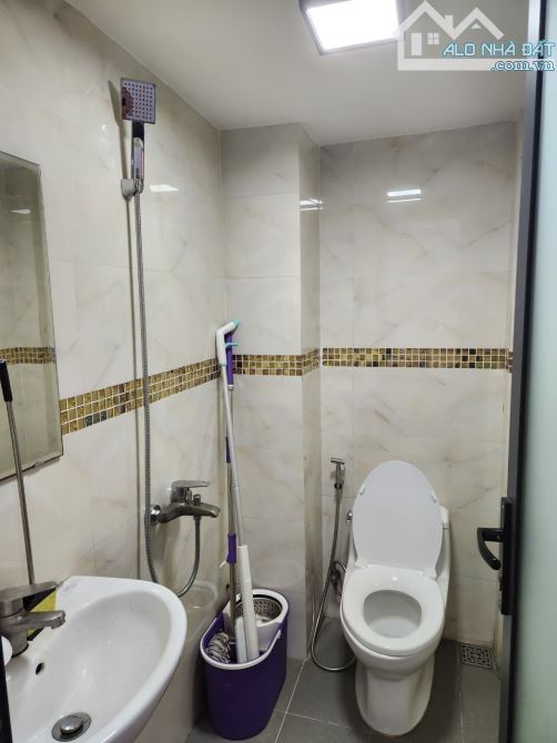 NHÀ MỚI 3 LẦU MẶT TIỀN THỤT AN DƯƠNG VƯƠNG GẦN BÀ HOM - 3