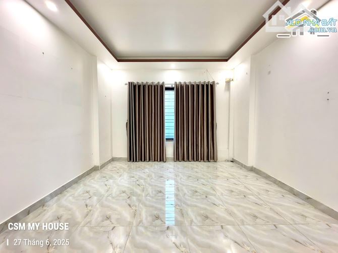 Phố Lực Hành - 52m2 - Ô tô đỗ cửa - 3 Tỷ 390 - 3