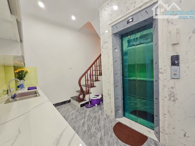 Bán nhà Lê Thanh Nghị 39m2, 5T, mt 4m lô góc, thang máy, gần phố, sổ đẹp. Giá 11.6 tỷ CTL - 3