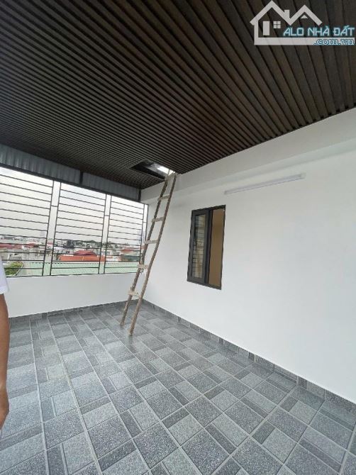 Bán nhà phố Nguyễn Văn Linh, 56m2- 6 tầng lô góc, gara, thang máy, trước nhà ô tô tránh - 3