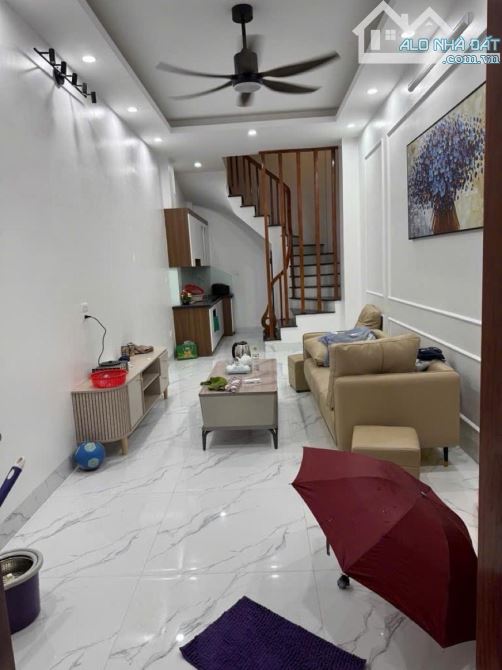 Hiếm! Bán Nhà Xuân La -Tây Hồ -ÔTô Đỗ Cổng -Gần Phố-Nhiều Tiện Ích -38M2 - 5Tầng - 7Tỷ Hơn - 3