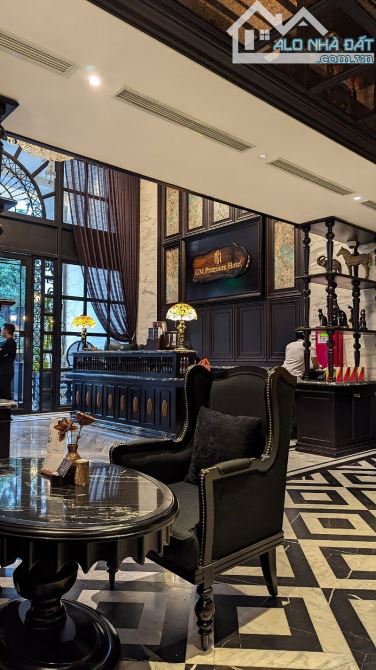 Cần bán tòa khách sạn vip 5*- mặt phố cổ Hàng Bông 260m2, 240 tỷ - doanh thu khủng 3 tỷ/th - 4
