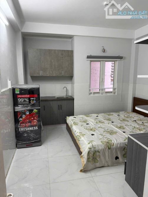 Giáp Phú Nhuận, Bán Căn Hộ Dịch Vụ 8 Phòng Gò Vấp, 50m2- 5 tầng - 7.5 tỷ dòng tiền 40tr/th - 4