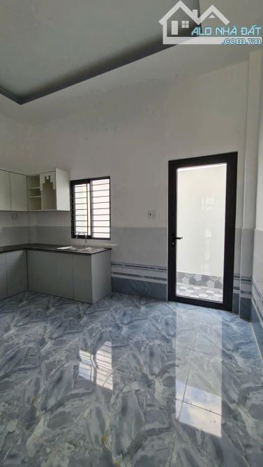 Bán nhà 2 lầu Mặt Tiền Đường Long Phú,  Tân Kim, thị trấn Cần Giuộc:  DT 100m2 - 4
