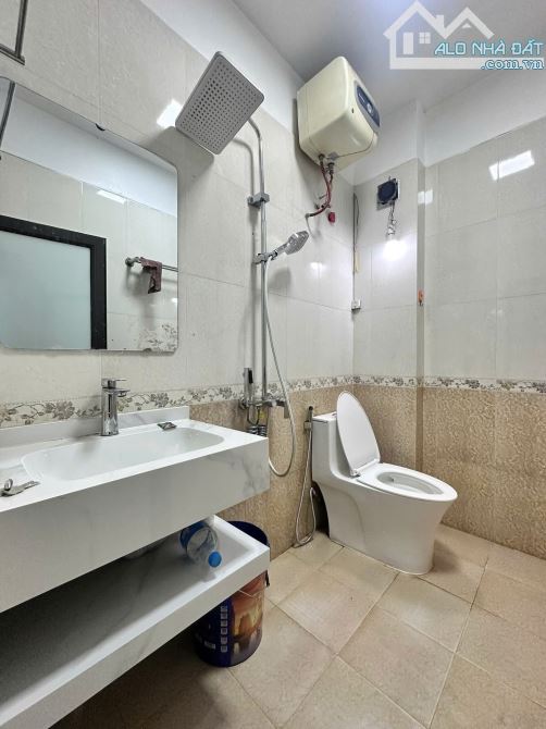 CHÍNH CHỦ BÁN NHÀ VÕNG THỊ TÂY HỒ 45 5 TẦNG NHỈNH 9 TỶ CHỦ GIÁO VIÊN - 4