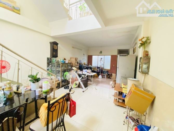 Bán nhà mt Nguyễn Văn Cừ Q5 - Diện tích lớn (4.4x46) 3 tầng - Tiện xây mới tòa nhà VP - 4