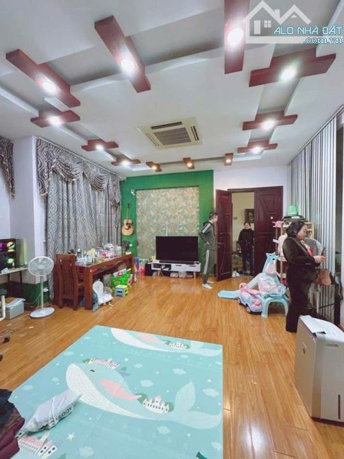 ĐẶNG TRẦN CÔN - ĐỐNG ĐA - DT 150M2 x 7T - MT 11M - 33.3 TỶ -GẦN PHỐ - THANG MÁY-12P KK - 4