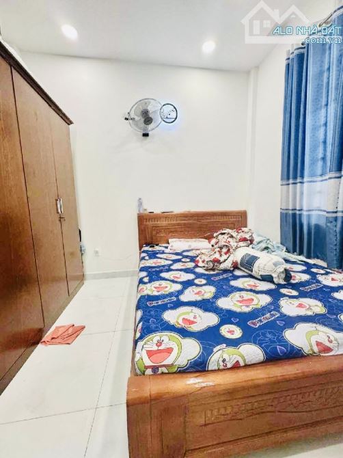 1 căn duy nhất - Quận 6 - Chợ Phú Lâm - 4 tầng - Ngang 4,3m - 5PN - Đường 8m xe tải thông - 4