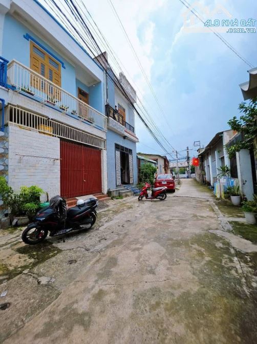 Bán nhà 2 tầng hẻm xe hơi  Trung tâm P Dĩ an Dt 72m2 giá chỉ 3,5 tỉ - 4