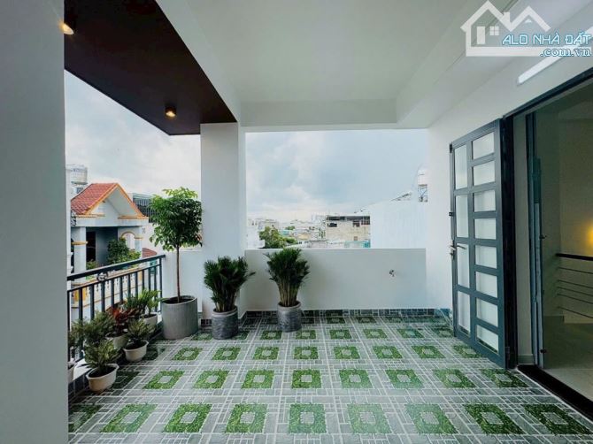 SIÊU PHẨM PHẠM VĂN CHIÊU 5 TẦNG, HẺM 5M, SÁT MẶT TIỀN, 4M x 10M, NHỈNH 6 TỶ - 4