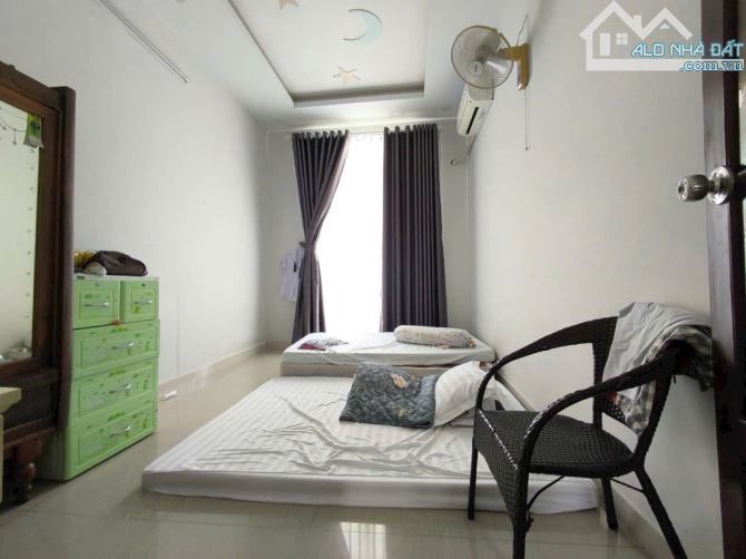Bán nhà mặt tiền Phạm Thị Giây 120 2 lầu 6x20 chỉ 9.8 tỷ Xã Thới Tam Thôn Huyện Hóc Môn - 4