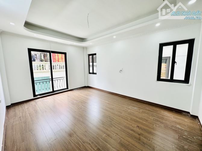 HIẾM NHÀ CỔ NHUẾ PHÂN LÔ Ô TÔ GẦN NHÀ 6 TẦNG 35M2.TC 7X tỷ - 4