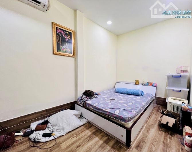 BÁN NHÀ 2 TẦNG GẦN CHỢ ĐẦU MỐI HÓC MÔN - GẦN VÀNH ĐAI 3 - SỔ HỒNG RIÊNG - CHỈ 5.X TỶ - 4