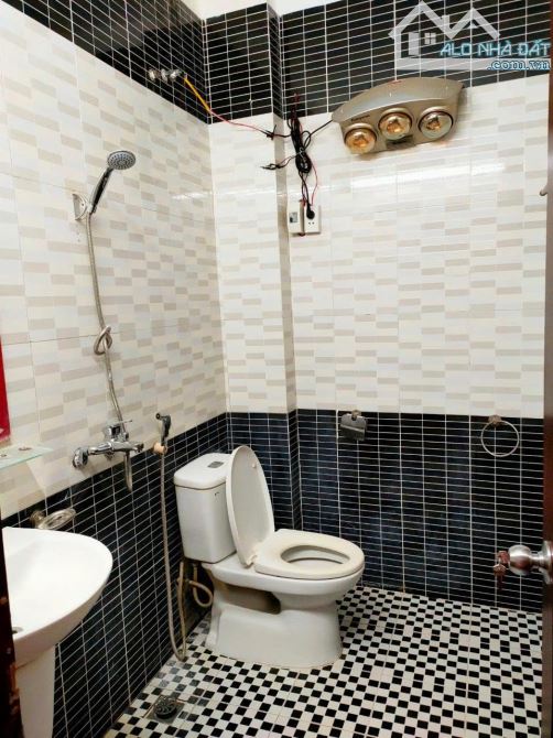 Bán nhà ngõ 180 Nguyễn Lương Bằng, 35m2 x 4 tầng, ô tô tránh, 10 tỷ - 5