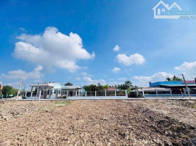 5×33 thổ thị trấn tân trụ_Long an sát nhựa 833 790 triệu Đường ôtô giá rẻ - 5