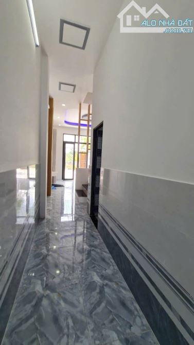 Bán nhà 2 lầu Mặt Tiền Đường Long Phú,  Tân Kim, thị trấn Cần Giuộc:  DT 100m2 - 5