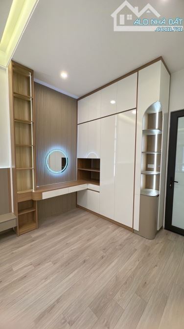 Thịnh Hào 3 _DT:29m_ 4 tầng KBT chắc chắn _ Ngõ rộng _ giá chào 6.35 tỷ - 5