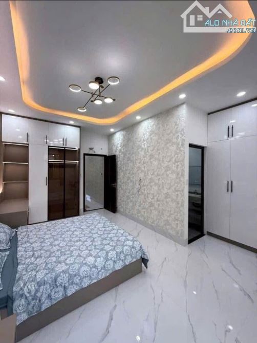 NHÀ ĐẸP BÌNH CHÁNH, gần chợ Hưng Long rộng 3 phòng ngủ - 5