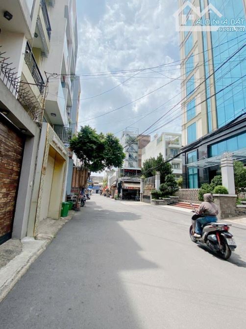 Bán Nhà Sát Vách Quận 1 - Khu Vip D1 - Lô Góc Thoáng - Hẻm Xe Hơi - Ngộp 5.5 Tỷ - 5
