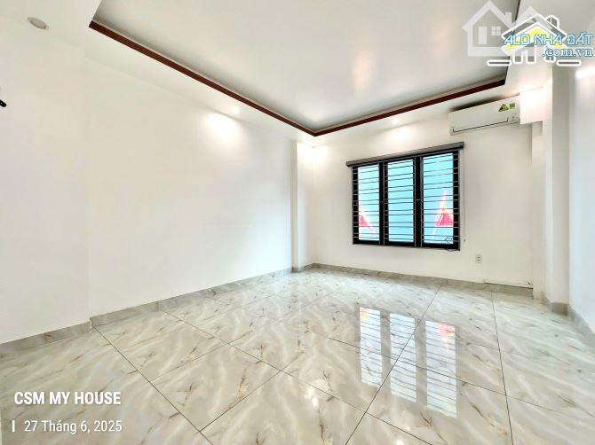 Phố Lực Hành - 52m2 - Ô tô đỗ cửa - 3 Tỷ 390 - 5