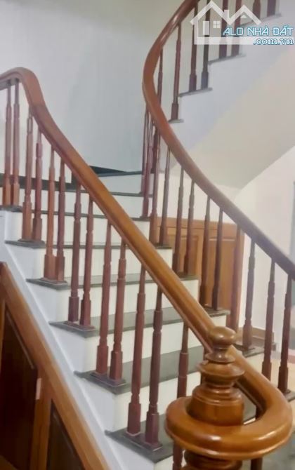 Bán nhà Nguyễn Văn Cừ,Long Biên 4 tầng,60m,mt7.2m lô góc nhỉnh 11 tỷ - 5