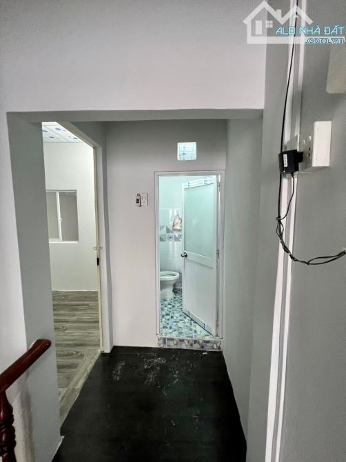 NHÀ 2 TẦNG SÁT BÊN CHỢ HÓC MÔN - HẺM XE HƠI THÔNG TỨ TUNG - NGAY TRUNG TÂM HÀNH CHÍNH - ĐA - 6