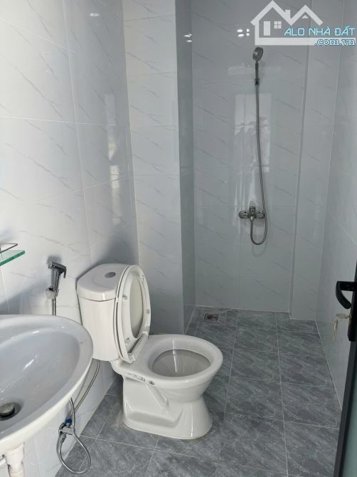 Bán căn hộ DV hẻm 6m đường Âu Cơ, p.9, DT 105m2, lửng 3 lầu ST, giá 14.6 tỷ - 6