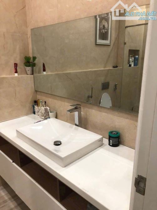 Bán Nhà (Ngang 5M x 18M) Mặt Tiền Kinh Doanh gần trục chính Võ Thị Sáu P. Thống Nhất - 7