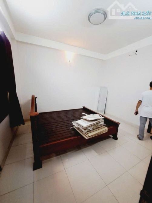 Nhà bán: đường nguyễn Suý, phường Tân quý . Q Tân Phú. DTSD 140m2. 4tầng. Giá 23,9 tỷ - 7