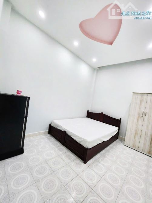Bán nhà hẻm Dương Bá Trạc Phường 1 Quận 8. Nhà hẻm xe hơi thông thoáng, gần cầu Nguyễn Văn - 7