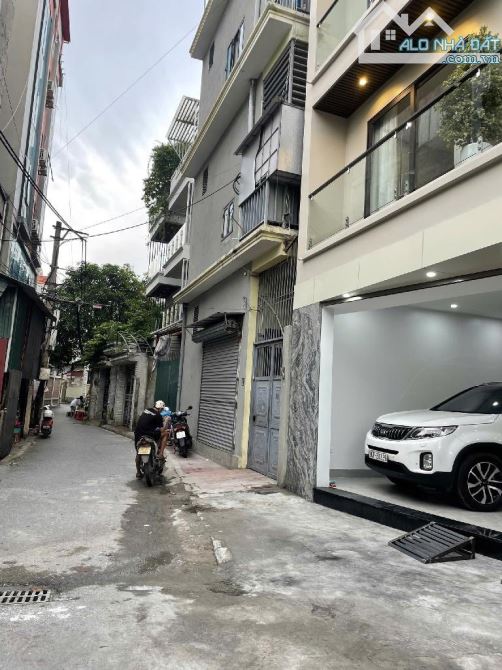 Bán nhà phố Nguyễn Văn Linh, 30m2- 5 tầng- mt4m- 5.5 tỷ, gần, bigC Long Biên - 7
