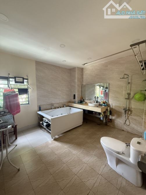 Đẹp như Ngọc Trinh - TÂN BÌNH - LẠC LONG QUÂN, 55m2, 5 tầng, siêu xe ngủ nhà, giá bất ngờ. - 8