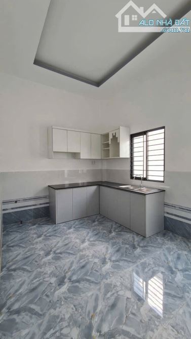 Bán nhà 2 lầu Mặt Tiền Đường Long Phú,  Tân Kim, thị trấn Cần Giuộc:  DT 100m2 - 8