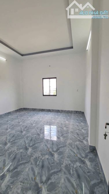 Bán nhà 2 lầu Mặt Tiền Đường Long Phú,  Tân Kim, thị trấn Cần Giuộc:  DT 100m2 - 9