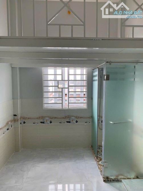 Nhà Bè - Gia đình đi định cư Mỹ nên bán CHDV - Gần 3 trường ĐH Tài Nguyên - ĐH Mở, ĐH Thể - 9