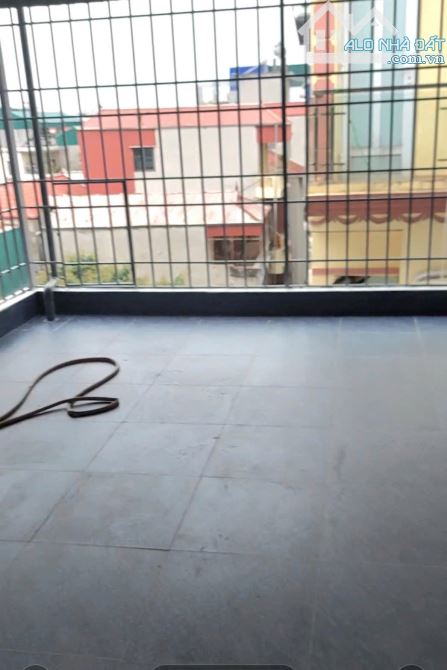 Bán nhà phố Nguyễn Văn Linh, 30m2- 5 tầng- mt4m- 5.5 tỷ, gần, bigC Long Biên - 9