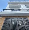 Nhà 3 tầng 45m2, ô tô đỗ cửa, gần cầu Hưng Đạo, 1km ra ủy ban Đông La, giá 3,7 tỷ