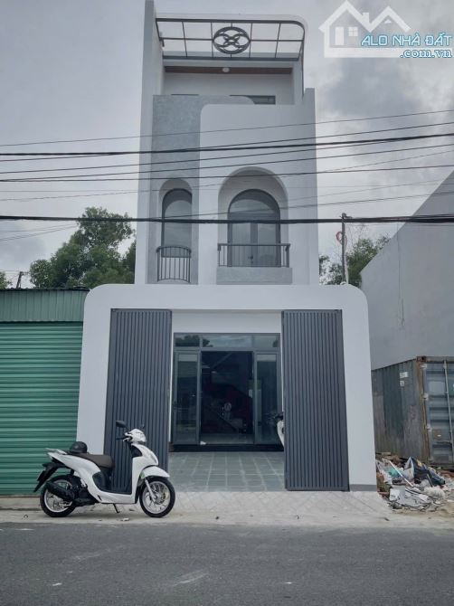 Nhà phú mỹ hẻm hẻm Dx043  gần Tp mới  bình dương