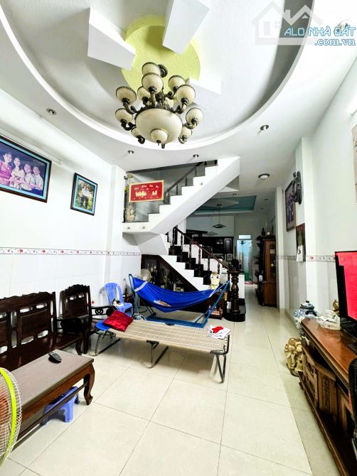 Bán nhà 4 tầng ôtô ngủ trong nhà, hẻm 8m, sát Hoàng Diệu 2, hơn 8 tỷ