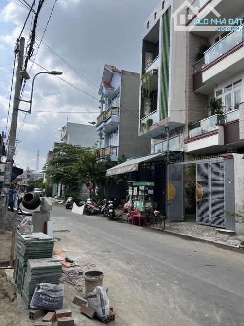 Bán nhà hẻm xe hơi 5m Tô Ngọc Vân, Phường Linh Đông, Thủ Đức. 120m2, 6.6 tỷ.