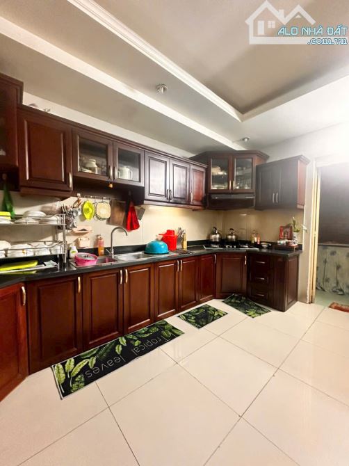 BÁN NHÀ HẺM XE HƠI QUẬN 11, KẾT CẤU TRỆT 3 LẦU, GỒM 13 PHÒNG NGỦ, 5WC, SÂN THƯỢNG,11,9 TỶ