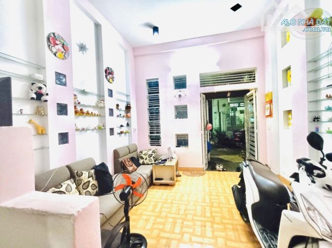 Chủ cần bán căn nhà đường nguyễn huy lượng thanh khê.đường 4m lề 1,5m.dt 60m2 nhà 2 tầng k