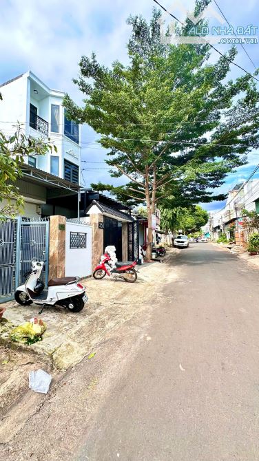 Bán đất 2 mặt tiền trước sau đường Trần Phú, P.Thành Công , TP BMT