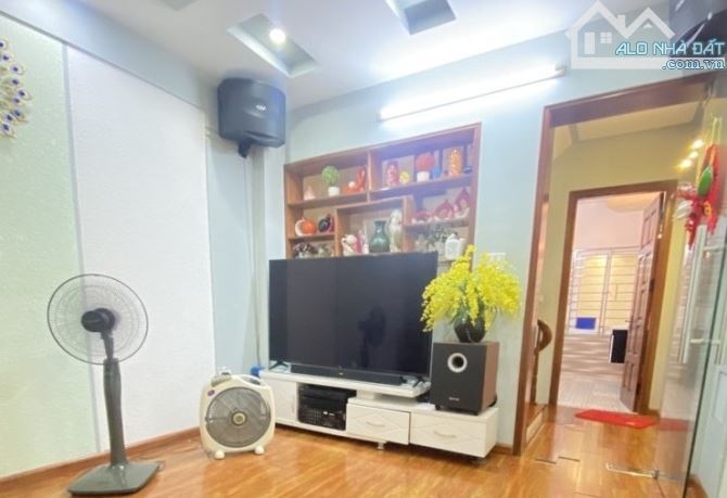 💥Nhà MỚI 5 tầng TT Cầu Giấy, Tặng NỘI THẤT CAO CẤP, Vài bước ra Ô TÔ, cạnh ĐẠI HỌC, 8 tỷ