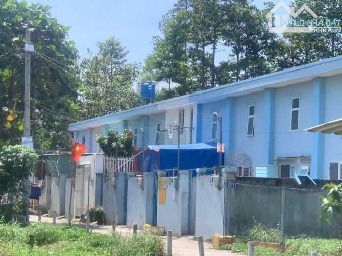 BÁN DÃY TRỌ , HÓC MÔN , THU NHẬP 26 TRIỆU /THÁNG , 702M2 THỔ CƯ , SỔ HỒNG RIÊNG