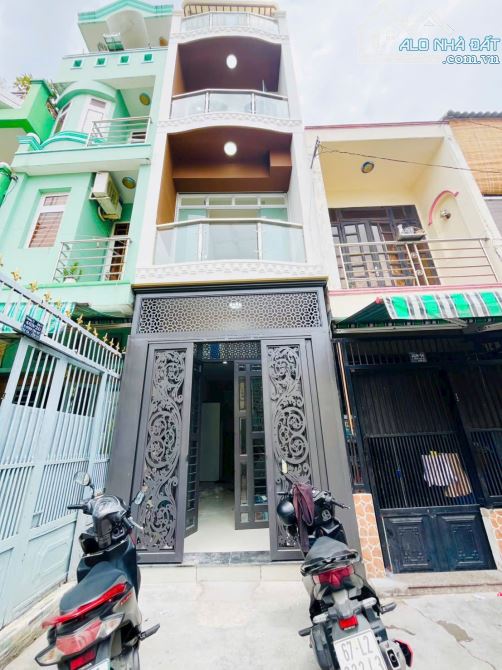 BÁN NHÀ 5 TẤM HẺM 8M MỚI ĐẸP 4PN GIÁP Q1 GẦN ĐẠI HỌC LUẬT GIÁ 5TỈ NHĨNH