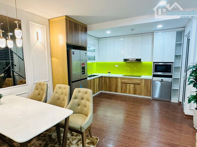 hiếm. cho thuê căn hộ handiresco 31 lê văn lương. 100m2. 3pn2wc. full đồ đạc. giá 17tr/th