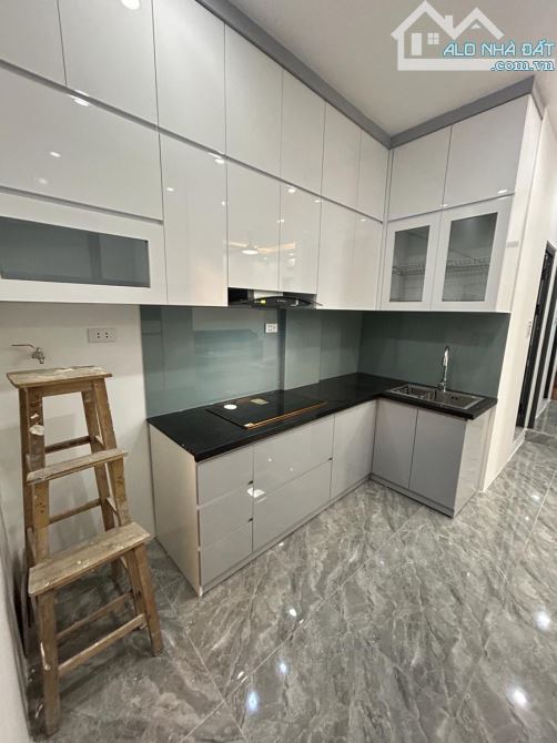 Bán căn tập thể phố Tây Sơn tầng 3 - 3PN - 2WC - full nội thất thoáng trước sau ở ngay