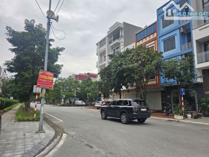 Bán tòa nhà thương mại nhà 6 tầng mặt đường Lê Thánh Tông Khả lễ 2 Nhìn chếch chung cư. BN